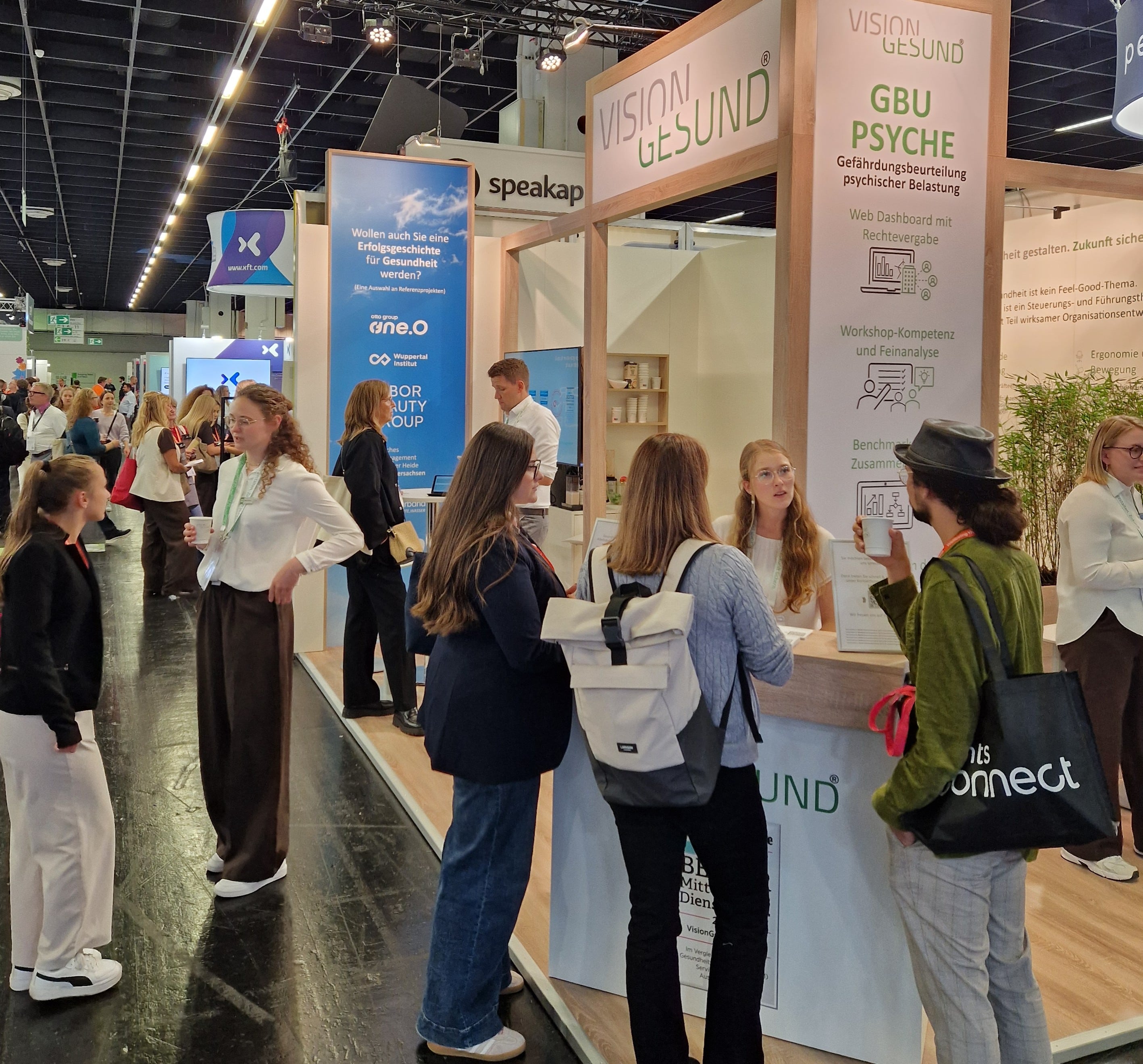 Gespräche auf der Messe Zukunft Personal.