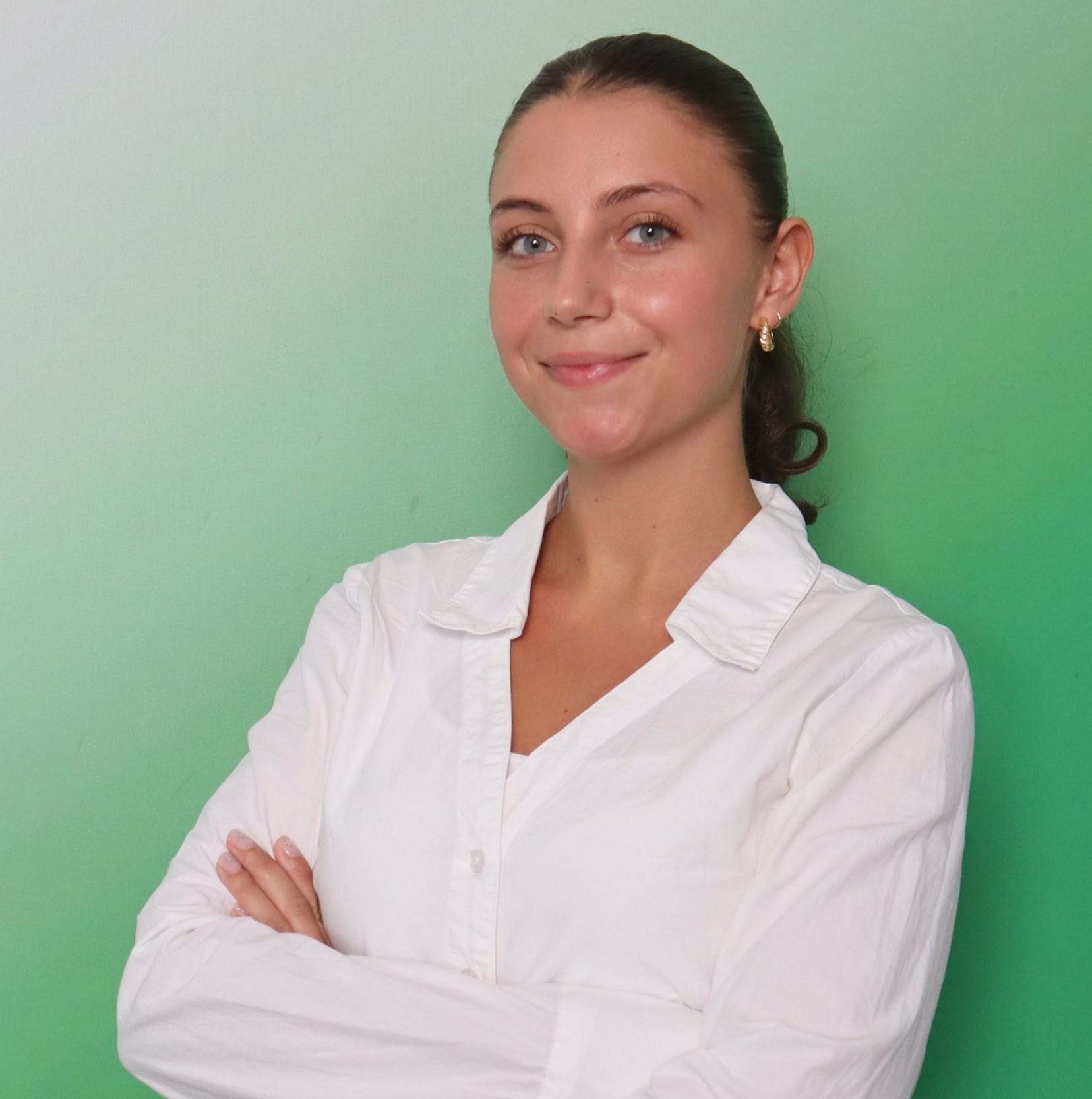 Personalfoto Lisa Ben Souissi Mitarbeiterin Lina Ben Souissi
