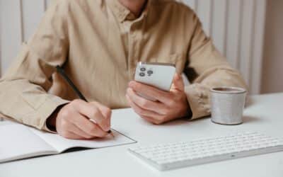 Privates Handy am Arbeitsplatz: Störend oder sogar förderlich?